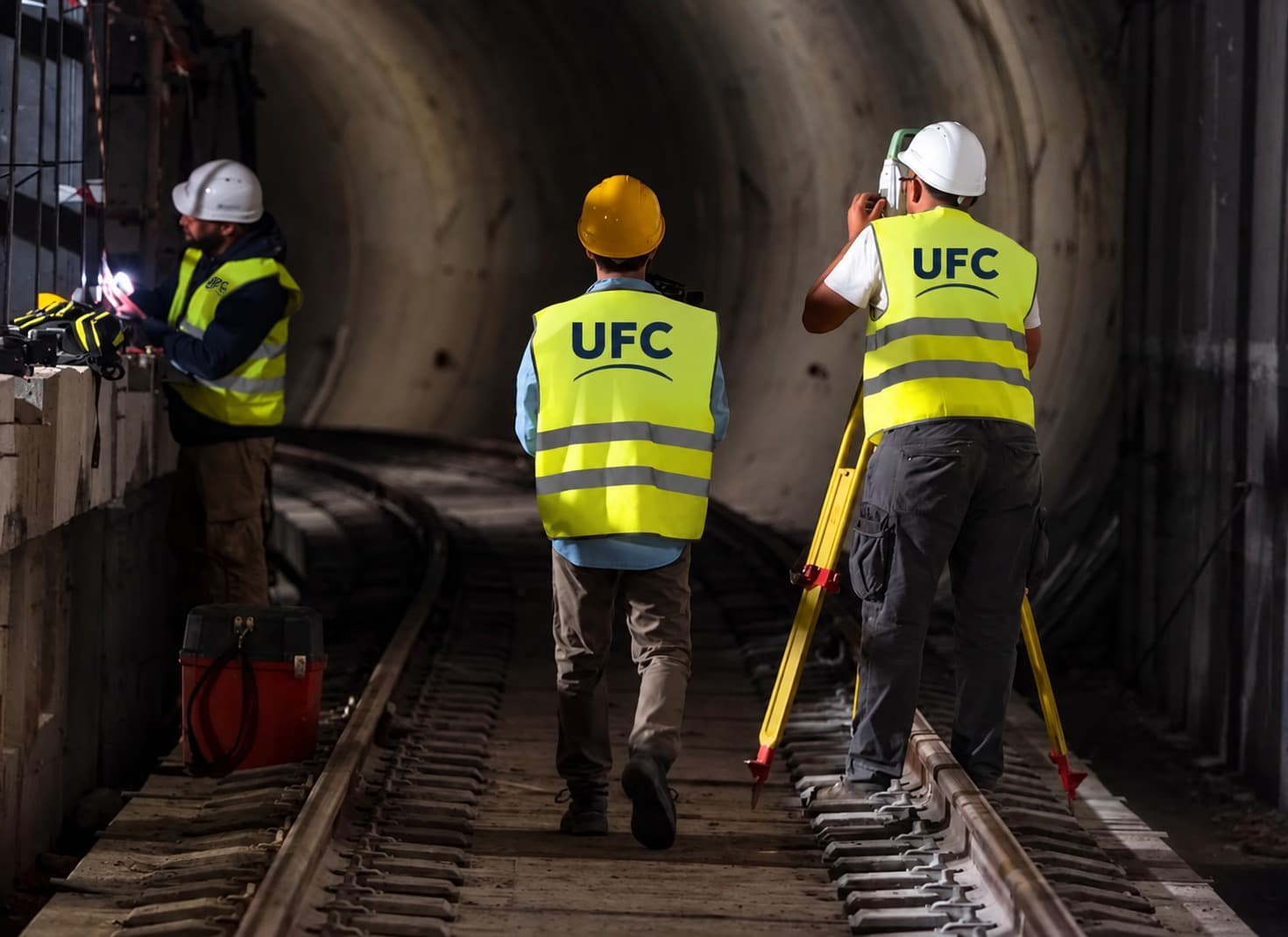 Dəmir yolu xətlərinin tikintisi və infrastrukturu
